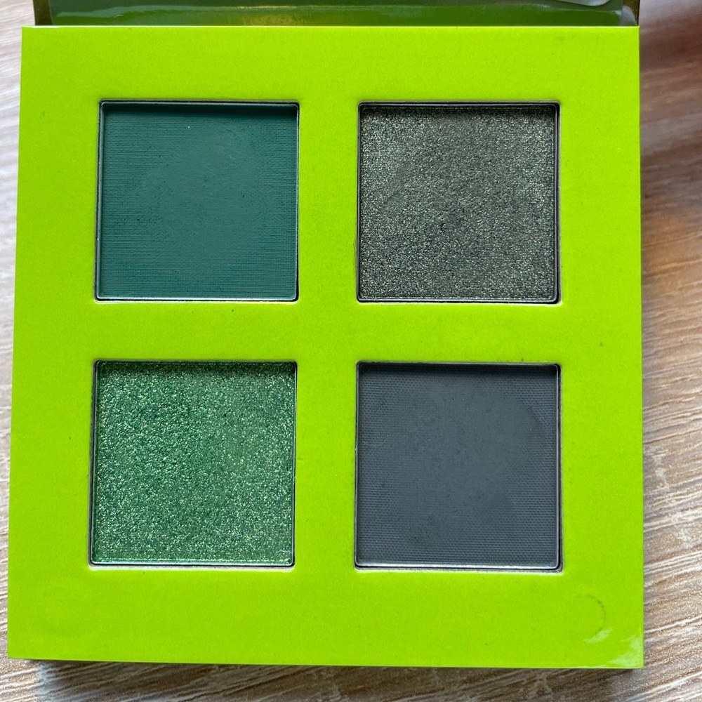 Juvia’s Place The Rebel Army palette